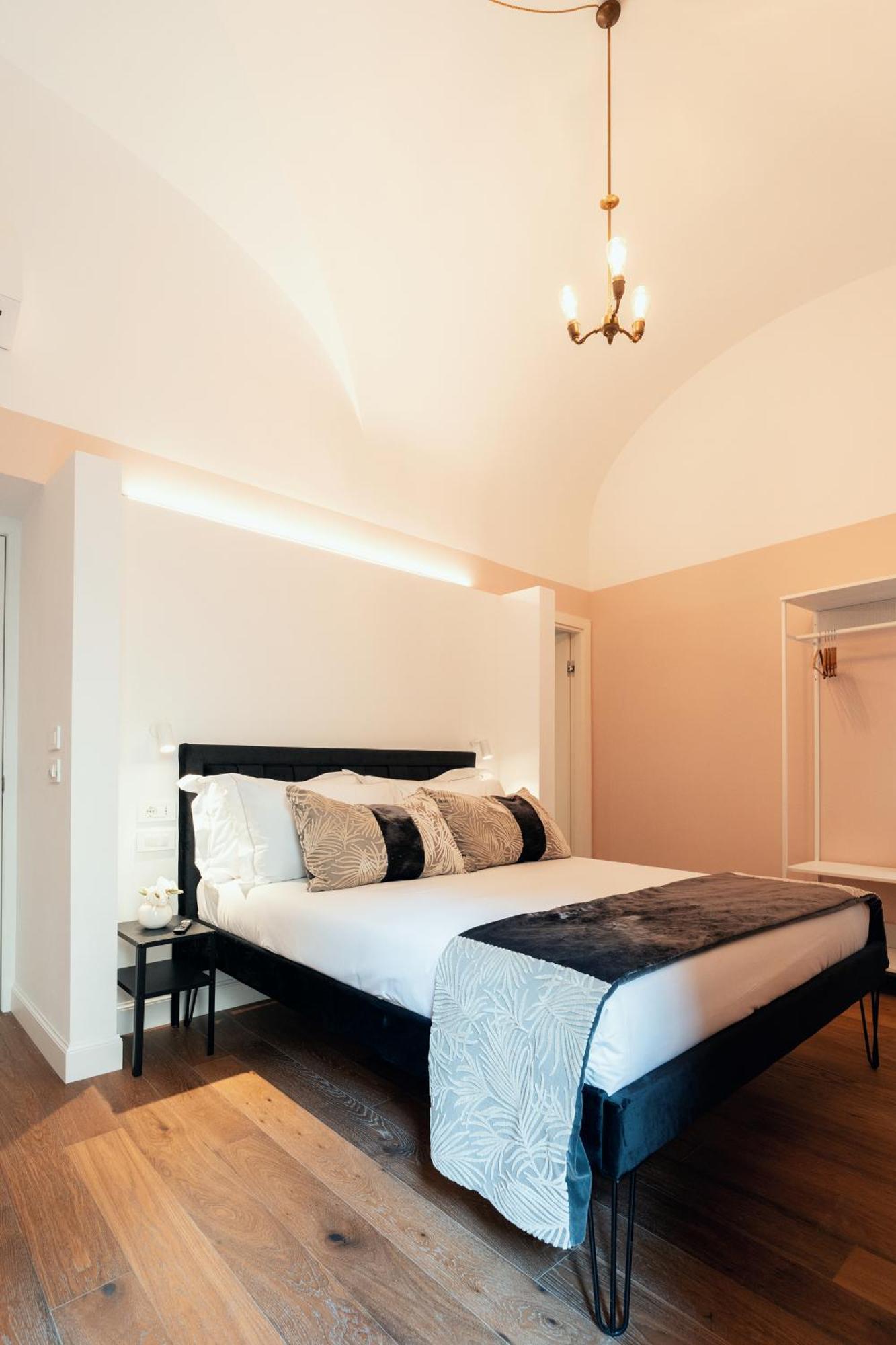 Naman Hotellerie - Monti Рим Экстерьер фото